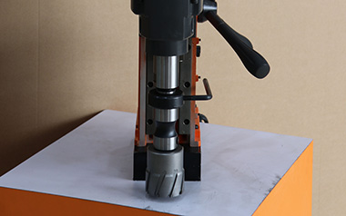 磁力鉆不能盲打，如何對超厚鋼板作業